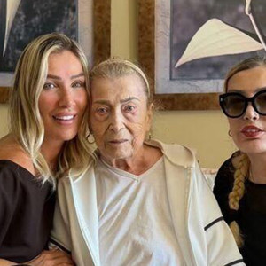 Seda Sayan, annesi ve ablasını paylaştı