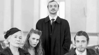 İstanbullu Gelin’in yıldızları 'Sırça' isimli tiyatroda bir araya geliyor