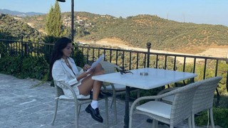 Kaz Dağları'nda tatil yapan Hande Erçel, piknik keyfini takipçileriyle paylaştı