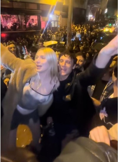 Edis ve Aleyna Tilki'den sokakta mini konser - Resim : 2