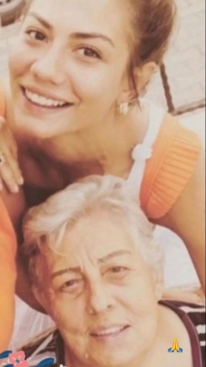 Oyuncu Demet Özdemir'in acı günü! Sosyal medyadan duyurdu - Resim : 1