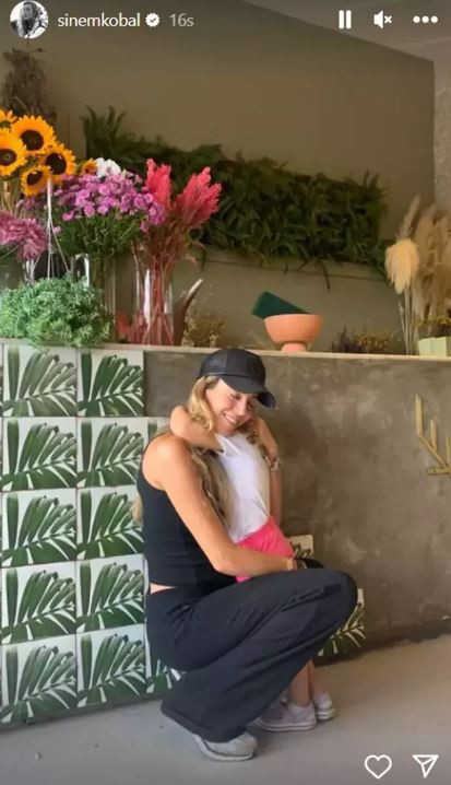 Sinem Kobal'dan kızı Lalin ile paylaşım - Resim : 1