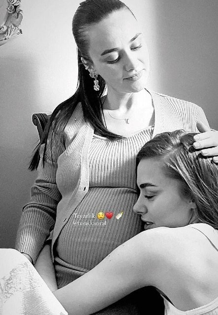 Hande Soral paylaştı: İki bebeğim... - Resim : 1