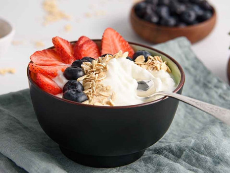 Keyifli bir kahvaltı alternatifi: Sağlıklı yoğurt kasesi tarifi