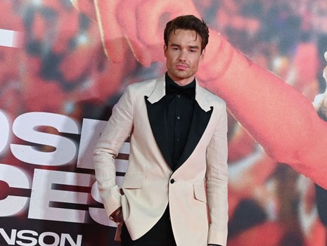 One Direction yıldızı balkondan düşerek hayatını kaybetti