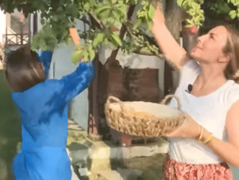 Burcu Kara, İznik'teki köy evinin kapılarını ilk kez açtı