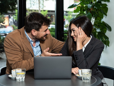 Flörtler neden ciddi ilişkiye dönüşmüyor?