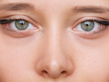 'Fox Eye' etkisi: Gözleri çekik gösteren 4 pratik makyaj hilesi