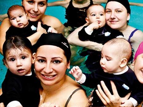 Mini mini yüzücüler