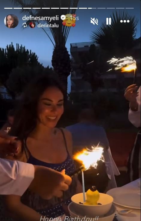 Defne Samyeli yeni yaşını Cannes'da kızlarıyla kutladı - Resim : 1