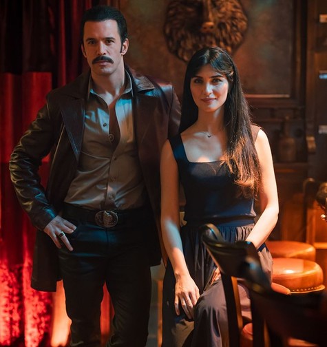 Tuba Büyüküstün ile Barış Arduç'lu Dehşet Bey filminden ilk kareler yayınlandı - Resim : 1