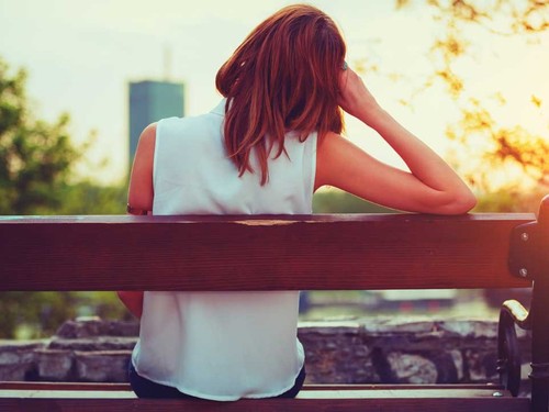 Benching nedir? Benching ilişkide olduğunuzu gösteren 15 işaret
