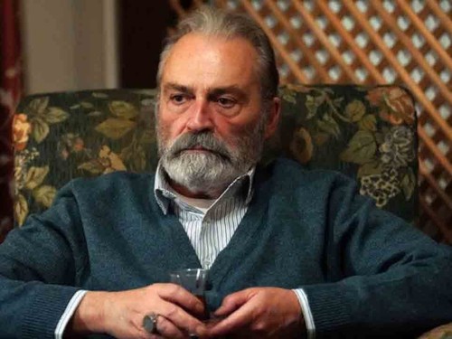 Haluk Bilginer'in başrolünde oynadığı Baba dizisi bugün başlıyor