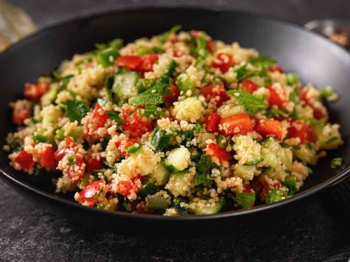 Lor peynirli tabule salatası