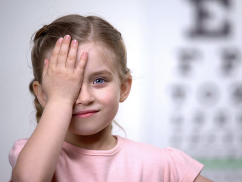 Çocuklarda miyop ve hipermetrop belirtileri