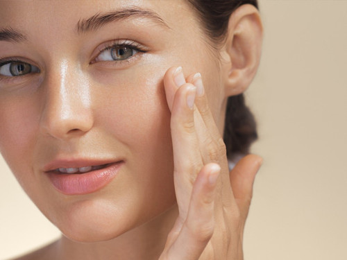 Geniş gözeneklere veda! 10 etkili yöntemle sıkı bir cilt