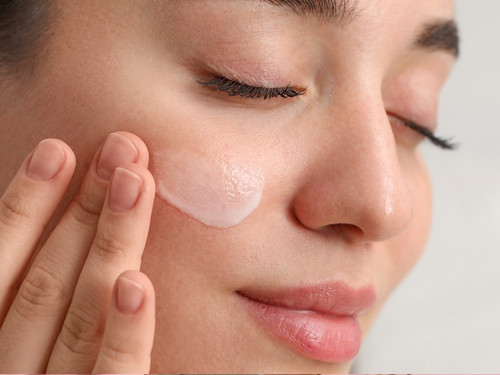 Son zamanların trendi: Cilt bakımında 'sandviç yöntemi' nedir?