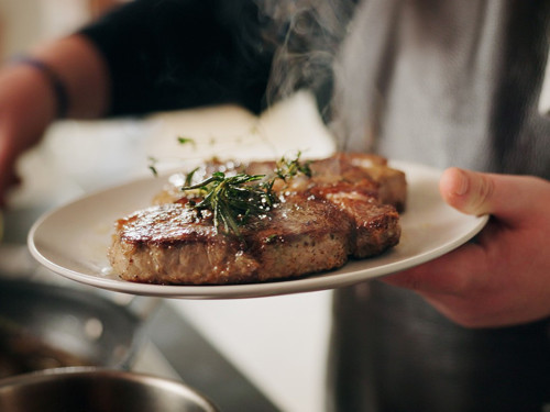 Oktoberfest başladı: 11 bin TL'ye biftek