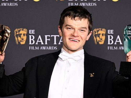 79. BAFTA Ödülleri'nde En İyi Erkek Oyuncu: Robert Aramayo