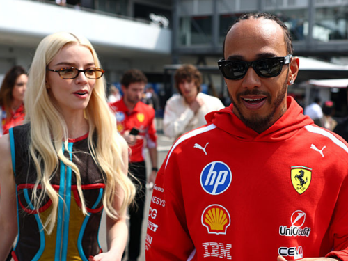 Formula 1 pistinde Anya Taylor-Joy ve Lewis Hamilton yan yana