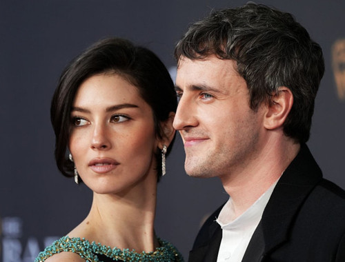 Paul Mescal ve Gracie Abrams'ın ilk kırmızı halı birlikteliği