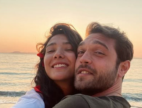 Aybüke Pusat'tan Furkan Andıç'a romantik kutlama