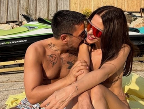Simge Sağın ve DJ sevgilisi İlkay Şencan tatilde