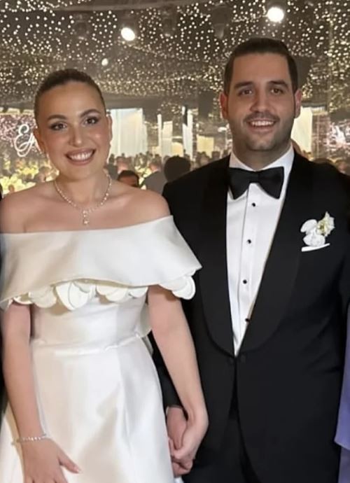 Elif Engin ve Ahmet Emin Ahlatcı balayı için İtalya'nın Sardinya Adası'na gitti - Resim : 1
