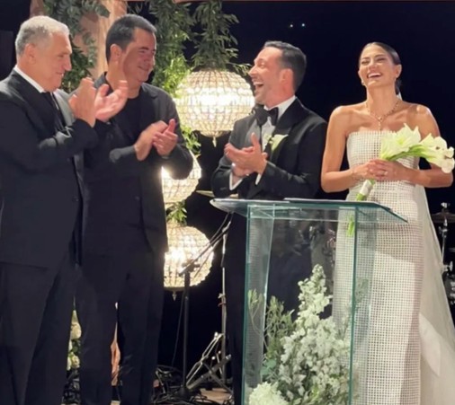 Beklenen düğün gerçekleşti! Demet Özdemir ile Oğuzhan Koç evlendi - Resim : 2
