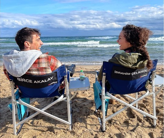 İbrahim Çelikkol ile Birce Akalay'ın kalpli paylaşımı kafaları karıştırdı! - Resim : 1