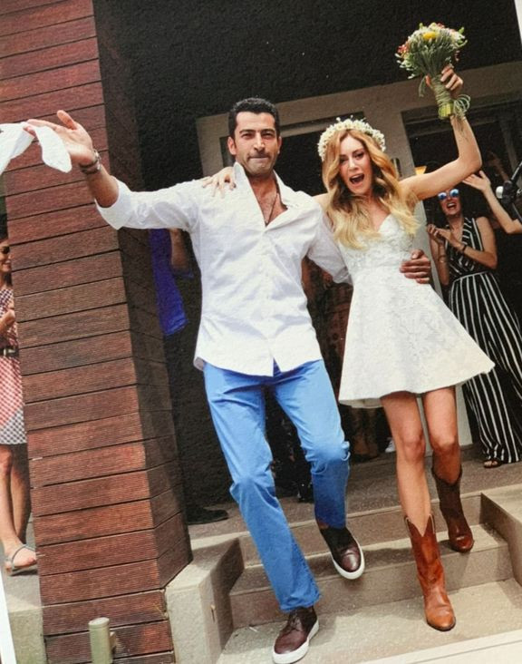 Sinem Kobal ve Kenan İmirzalıoğlu evliliklerinin 10'uncu yıl d&ouml;n&uuml;m&uuml;n&uuml; kutladı - Resim : 3