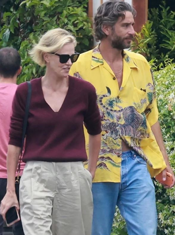 Charlize Theron yeni sevgilisi Alex Dimitrijevic ile el ele görüntülendi - Resim : 1
