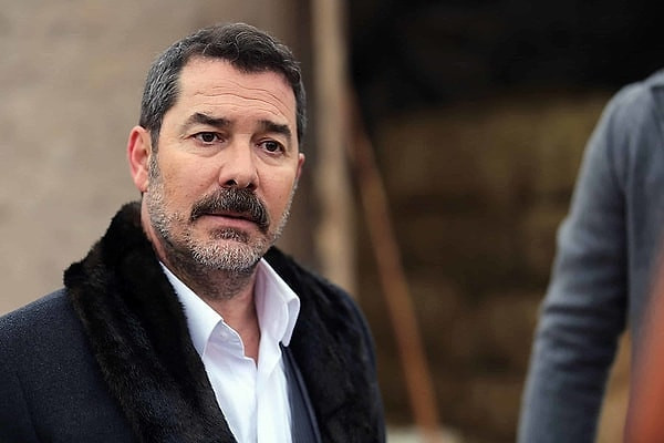 Hülya Avşar, uzun süre sonra diziyle ekralara dönüyor - Resim : 2