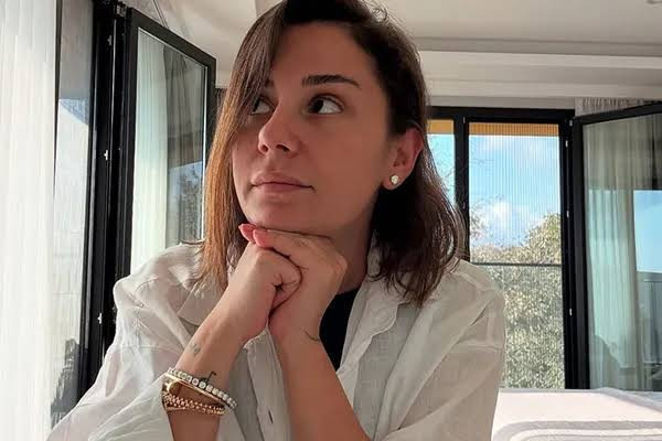 Merve Özbey sahneden düştü: Sağlık durumu nasıl? - Resim : 2