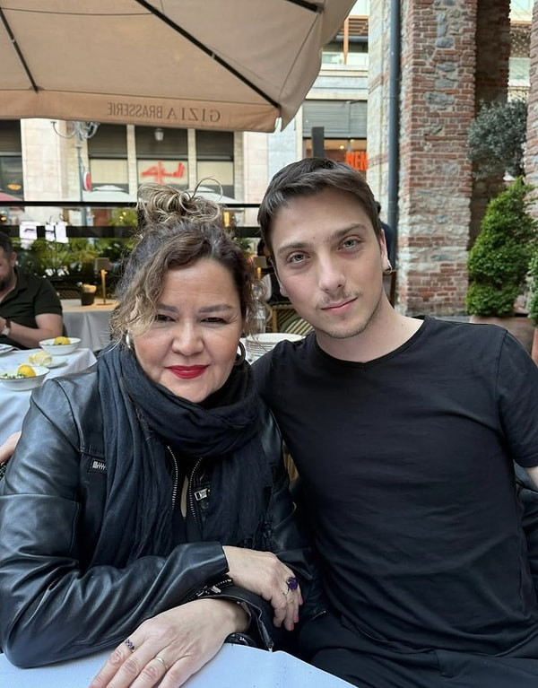 &Ccedil;ocuklar Duymasın'ın G&ouml;n&uuml;l'&uuml; Zeyno G&uuml;nen&ccedil; ve Or&ccedil;un'u Eren Khamis yıllar sonra yan yana - Resim : 2