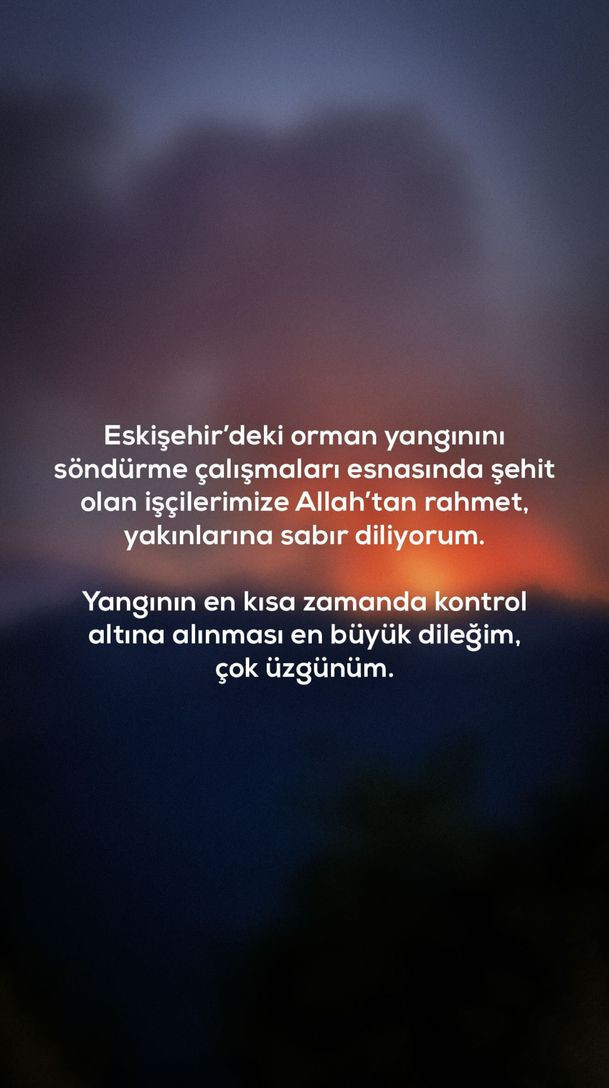 Ünlülerden Eskişehir'deki orman yangınında hayatını kaybedenlere acı veda - Resim : 1