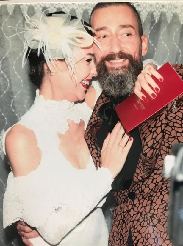 Yunus Günçe ile eşi Işık Selin Kuyumcu'nun evinde yangın çıktı - Resim : 1