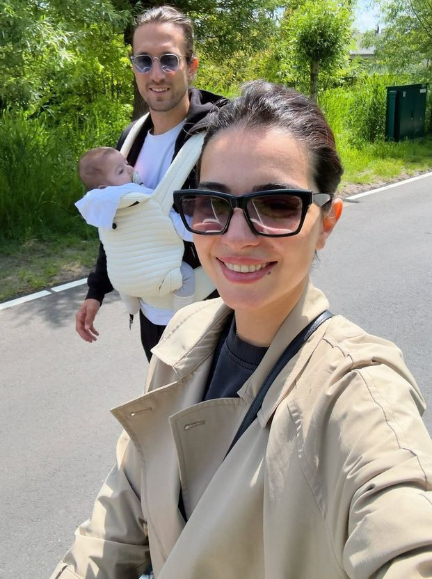 Melisa Aslı Pamuk'tan çekirdek aile pozları: Hayatımın küçük bir kesiti - Resim : 1
