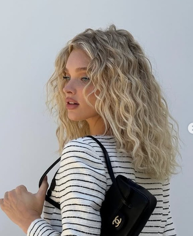 Elsa Hosk ikinci kez anne oluyor - Resim : 2