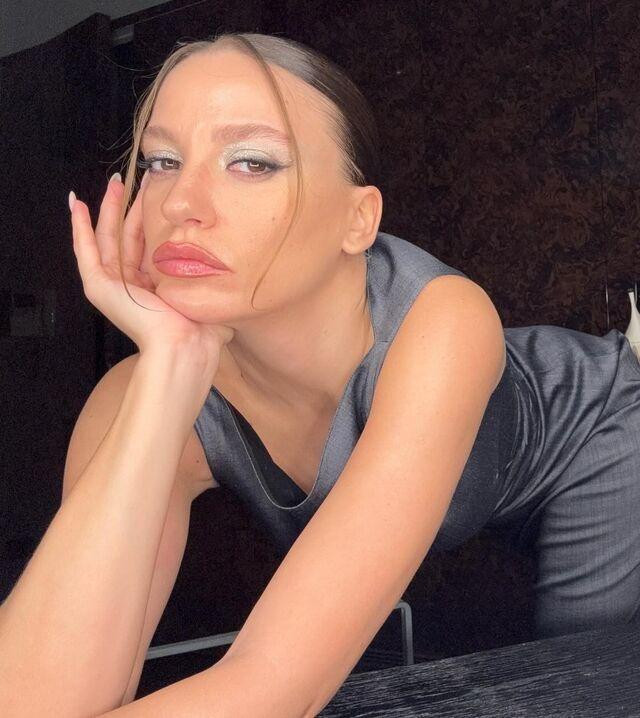 Dusan Vlahovic'ten Serenay Sarıkaya'yı beğeni - Resim : 2