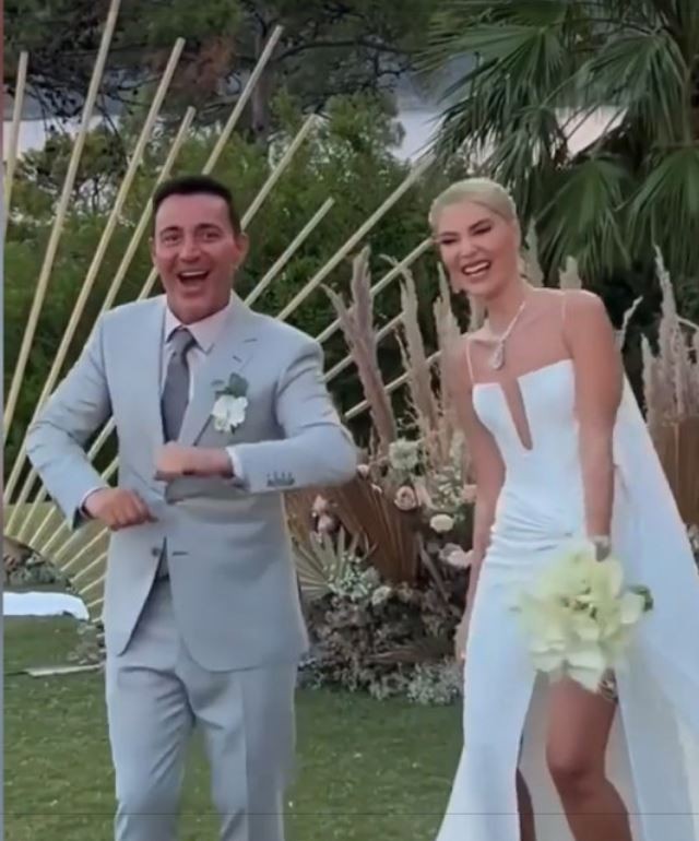 Bir hafta önce evlenen Mustafa Sandal ve Melis Sütşurup çifti düğün yaptı! İşte düğünden görüntüler - Resim : 3