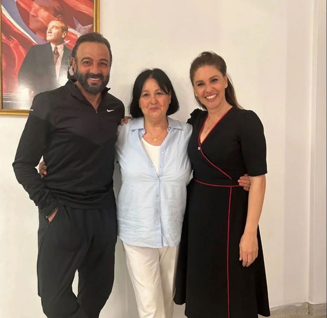 Evrim Alasya, Kerem Alışık’ı annesiyle tanıştırdı - Resim : 1