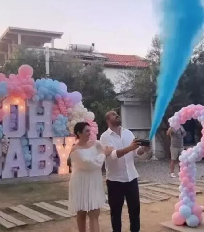 Ezgi Mola ile Mustafa Aksakallı'nın bebeklerinin cinsiyeti belli oldu - Resim : 1
