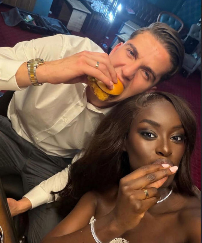 Bertuğ &Ouml;zg&uuml;r Yıldırım nik&acirc;h fotoğraflarını sildi - Resim : 1