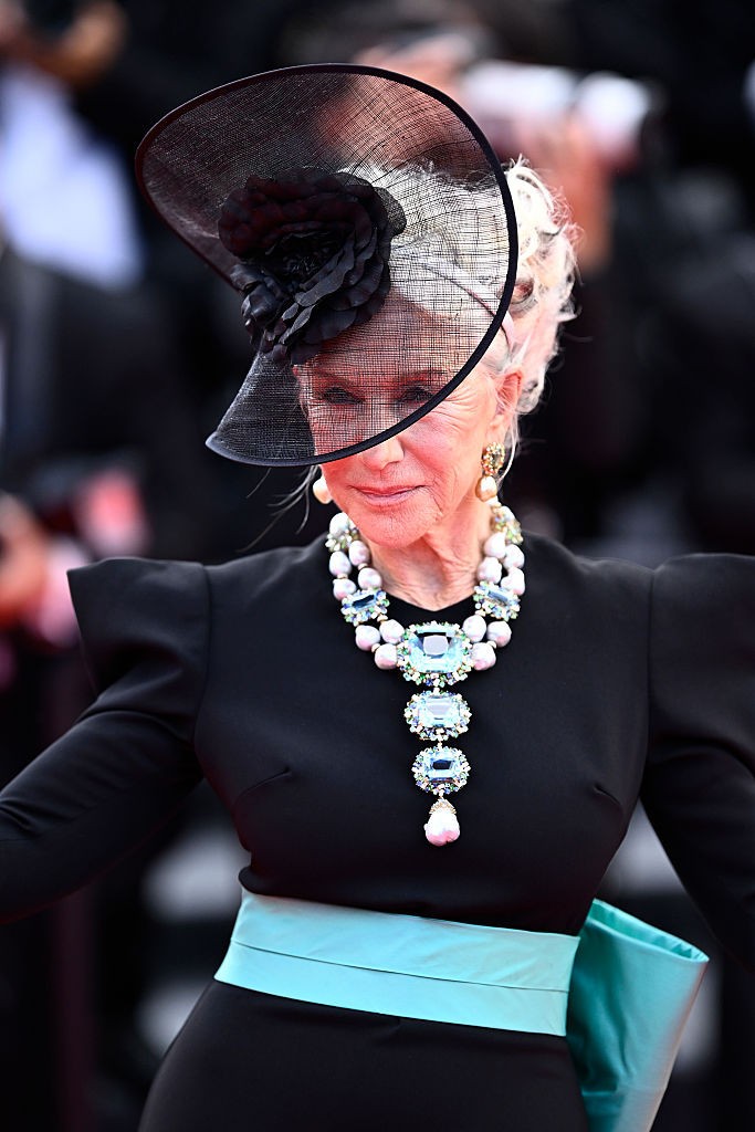 Helen Mirren,  400 karatlık kolyesiyle Cannes Film Festivali'nde! - Resim : 2