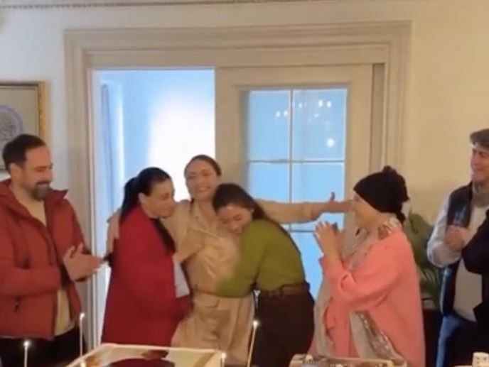 Kızılcık Şerbeti'nden ayrılan Sibel Taşçıoğlu’na Feyza Civelek’ten veda mesajı: "Yerin bende her zaman ayrı" - Resim : 1