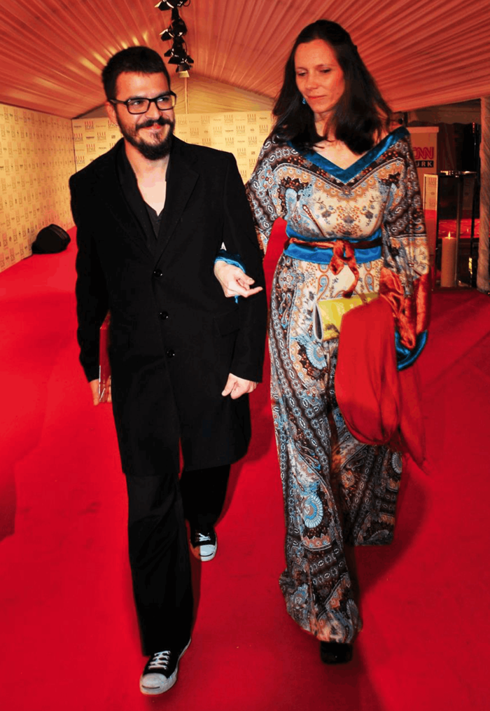 Mehmet Günsür 20 yıllık evliliğinin sırrını açıkladı - Resim : 1