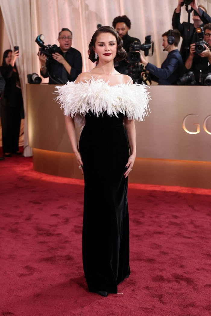 Selena Gomez 'bipolar bozukluğu'yla nasıl m&uuml;cadele ettiğini anlattı - Resim : 2