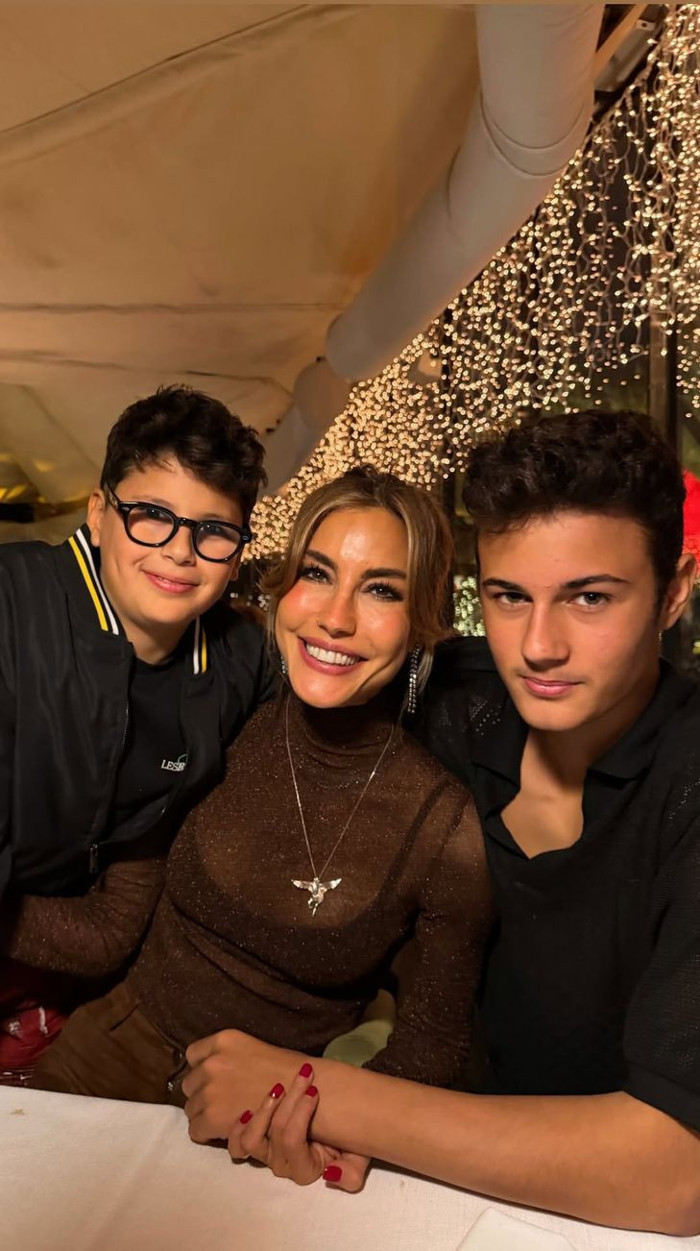 Eski eşler &Ccedil;ağla Şıkel ve Emre Altuğ 2026'yı erken kutladı - Resim : 1