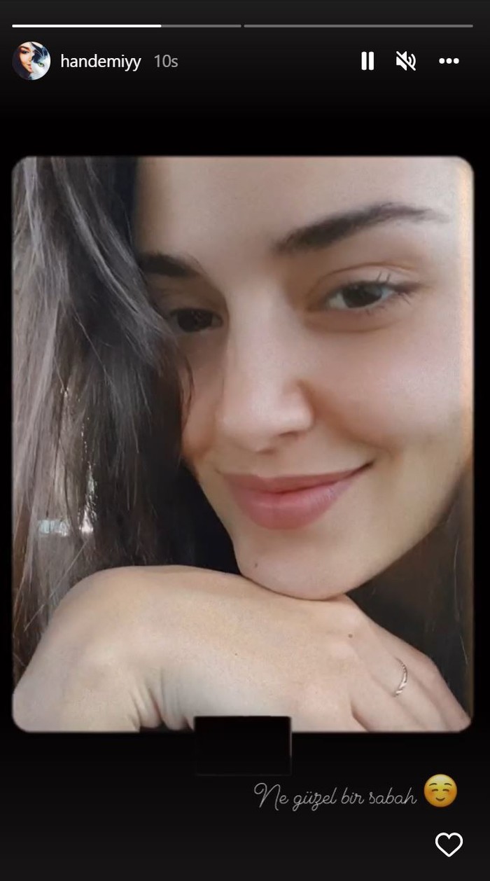 Hande Erçel makyajsız fotoğrafını paylaştı! Doğal güzelliği ile takipçilerini büyüledi - Resim : 1